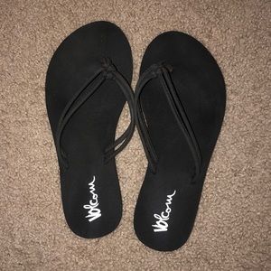 Volcom flip flops